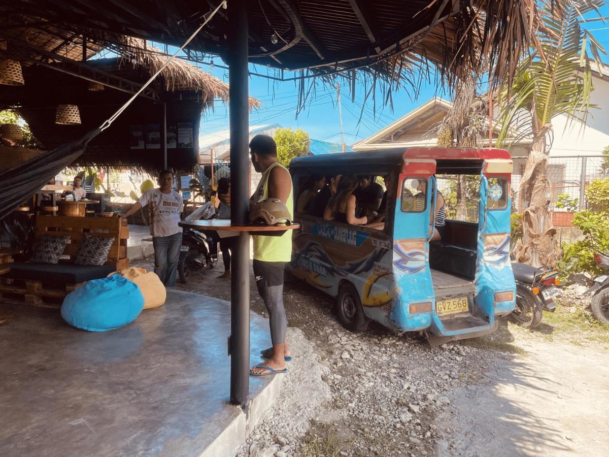Maayong Hostel (Adults Only) Moalboal Buitenkant foto