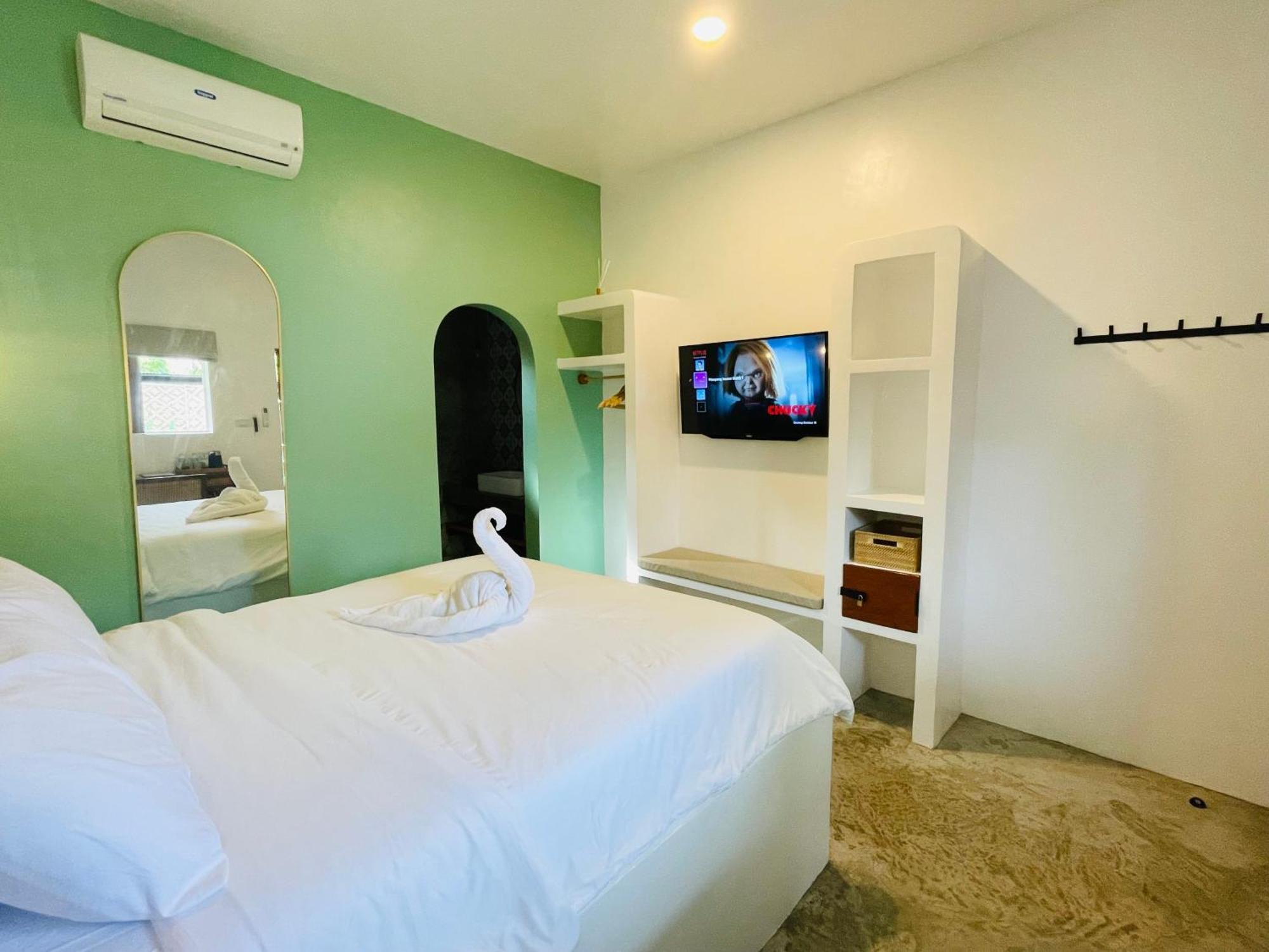 Maayong Hostel (Adults Only) Moalboal Buitenkant foto