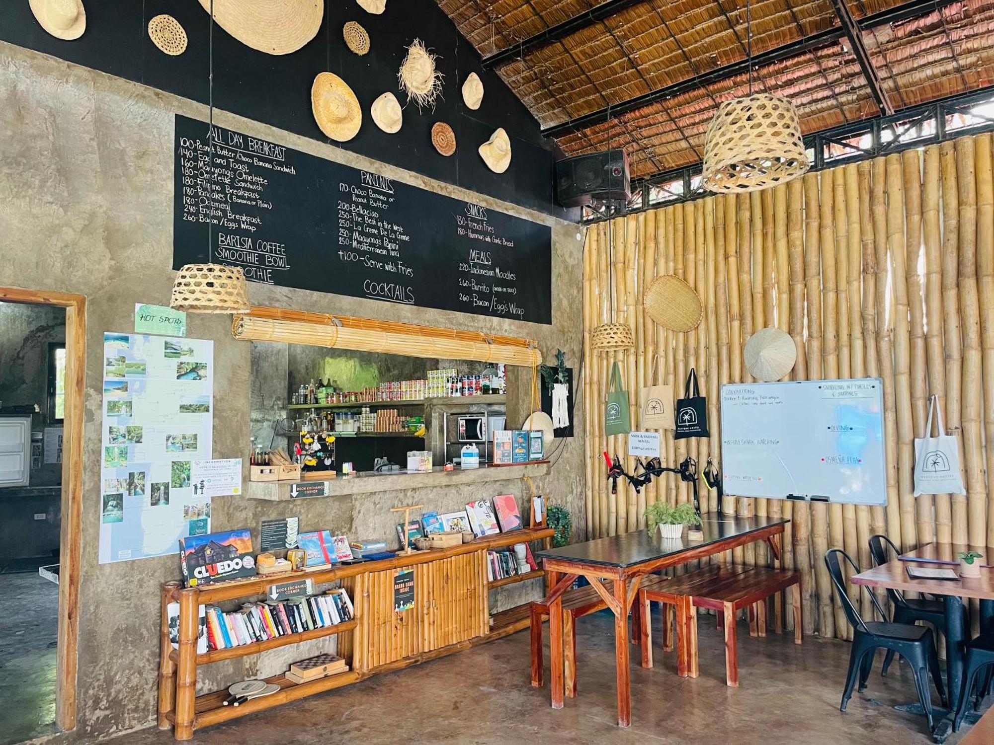 Maayong Hostel (Adults Only) Moalboal Buitenkant foto