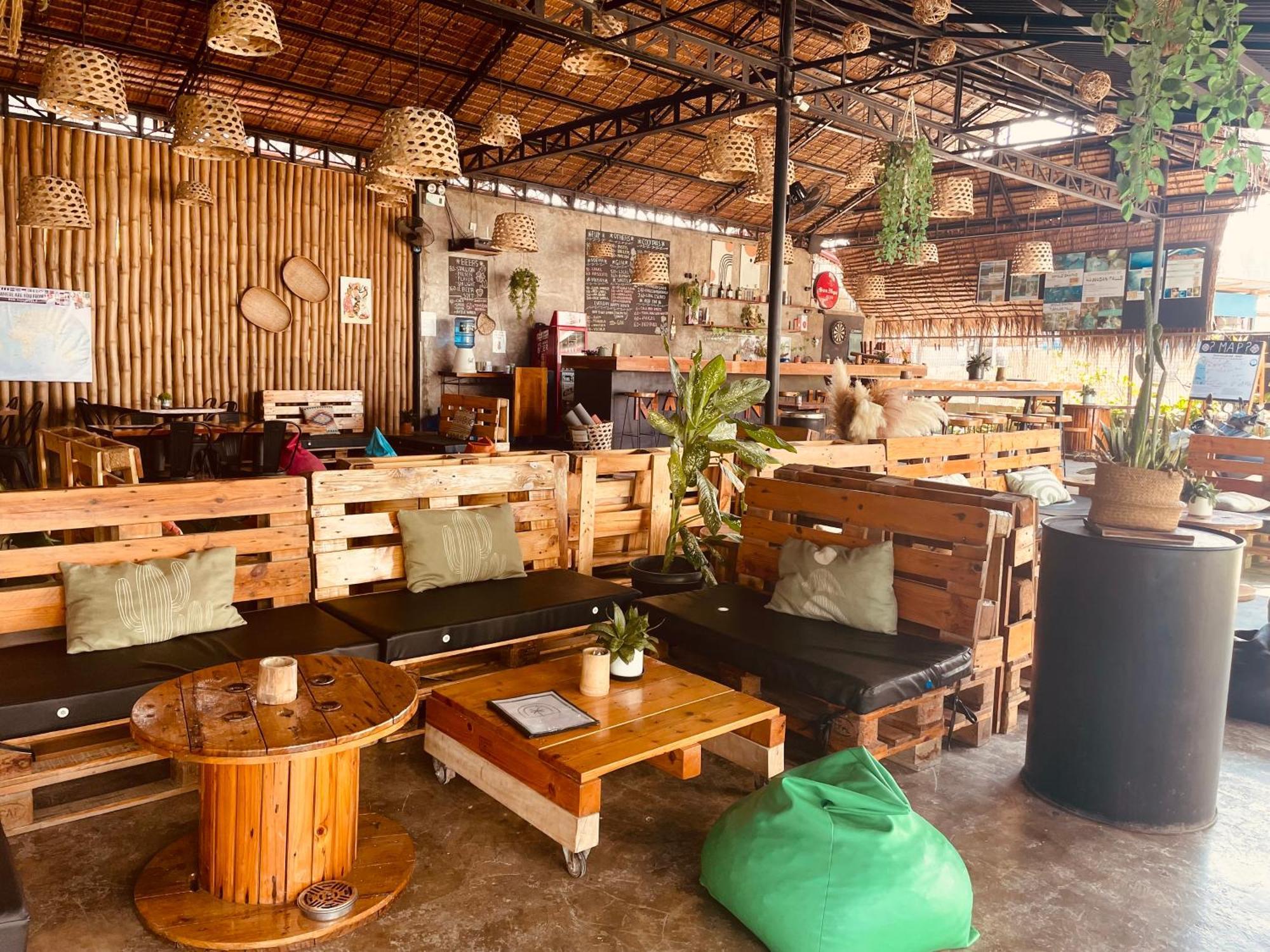 Maayong Hostel (Adults Only) Moalboal Buitenkant foto