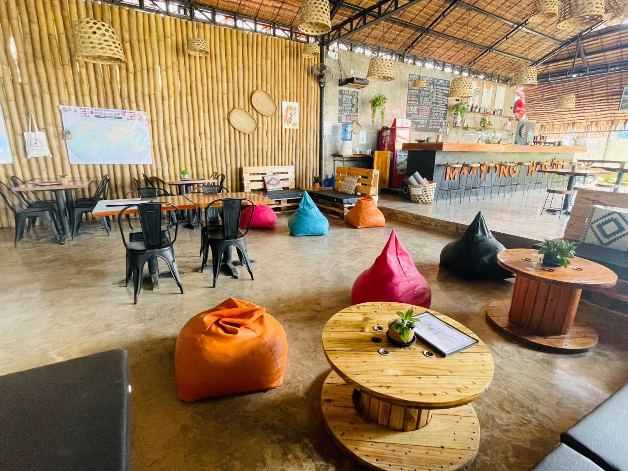 Maayong Hostel (Adults Only) Moalboal Buitenkant foto