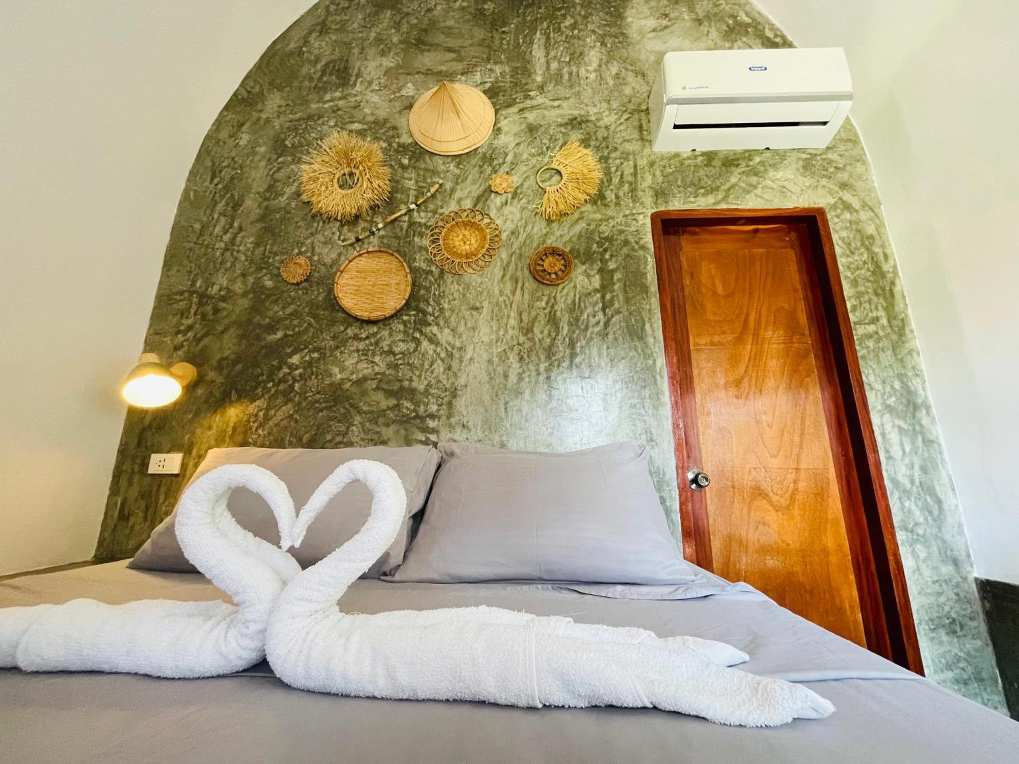 Maayong Hostel (Adults Only) Moalboal Buitenkant foto