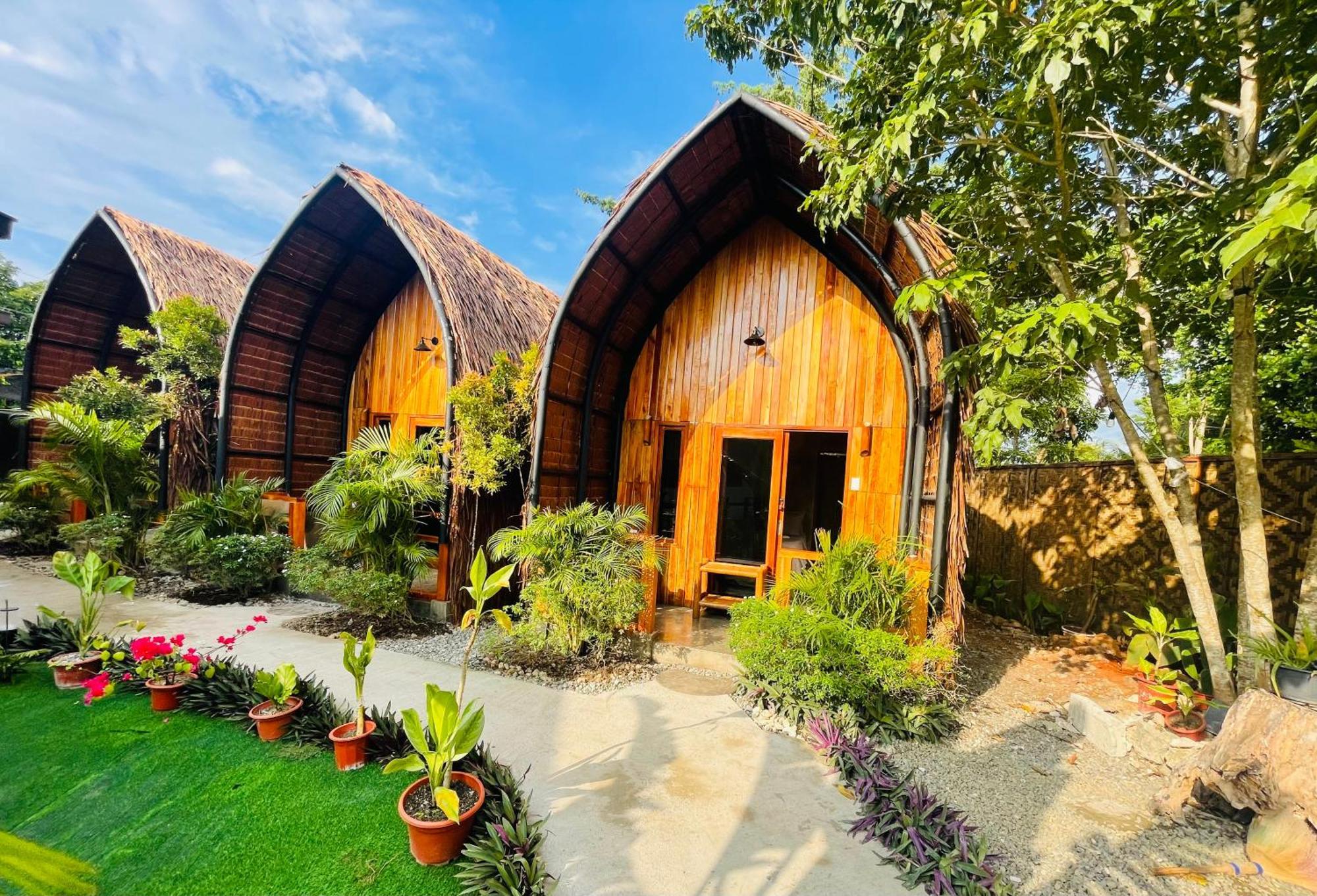 Maayong Hostel (Adults Only) Moalboal Buitenkant foto
